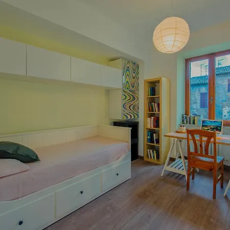 Cosy + Fireplace Apartman