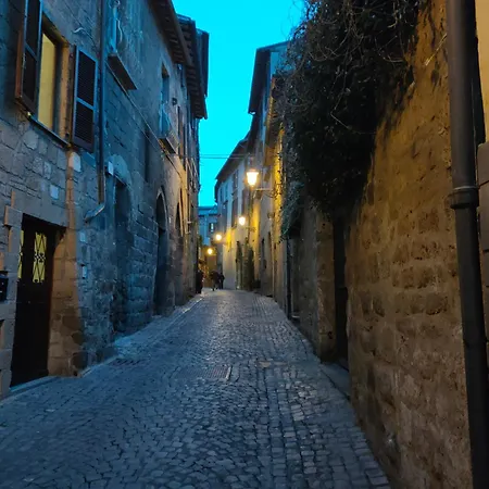 Cosy + Fireplace Apartman Orvieto